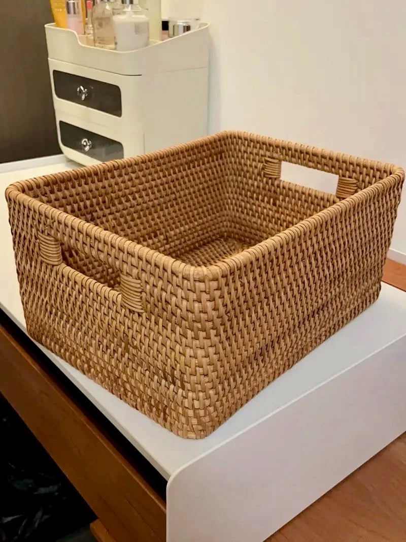 Panier de rangement 40 x 30 x 22 cm en rotin marron avec poignées tressées